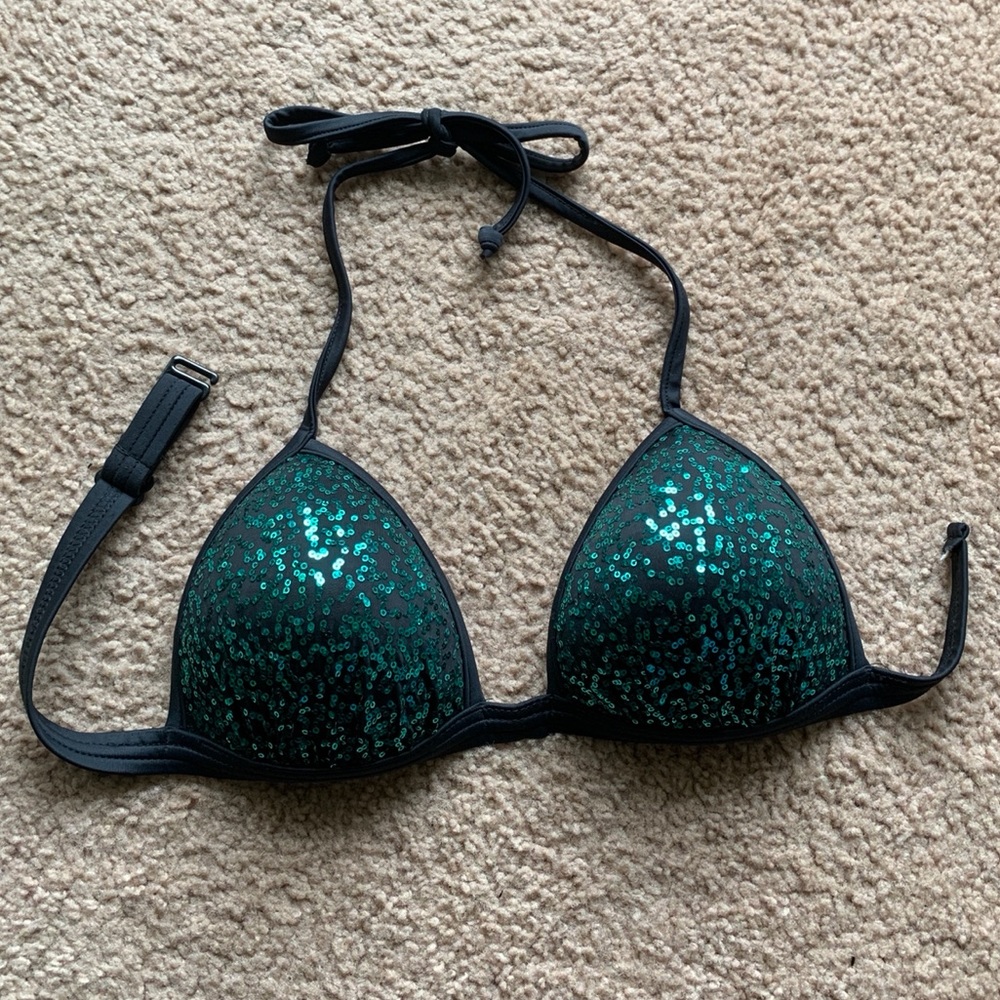 🧜‍♀️ Mermaid bikini top with sequins